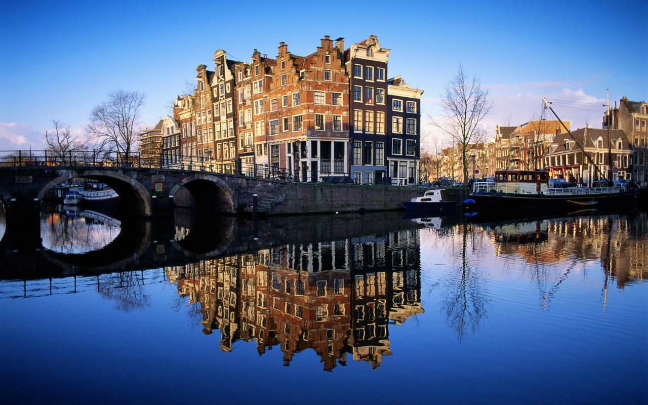 Central & Quiet Canal Apartment Amsterdam Eksteriør bilde